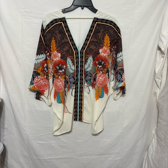 Rose + Olive floral print dolman sleeve v-neck bohemian style tunic - Picture 6 of 15